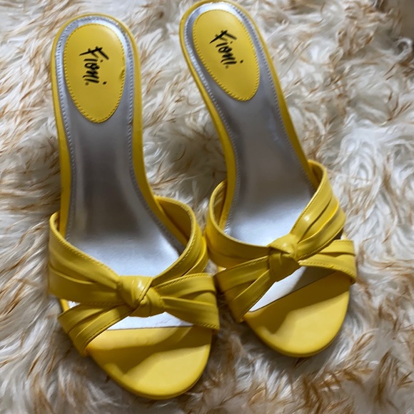 FIONI Clothing Shoes - Brand:Fioni size:9w color:yellow